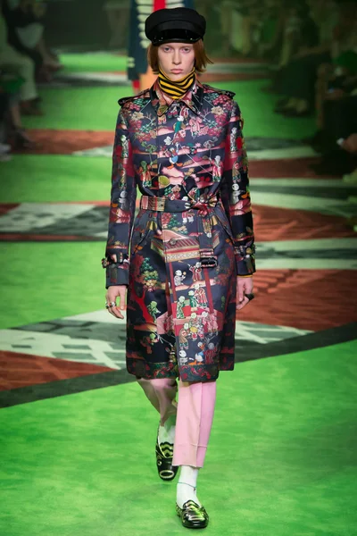 Look 60